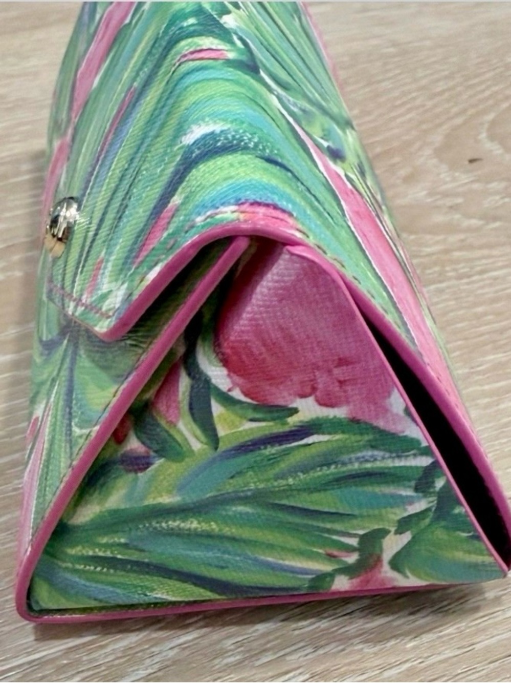 Lilly Pulitzer Green and Pink Tropical Sunglasses Case-Foldable - Picture 4 of 7